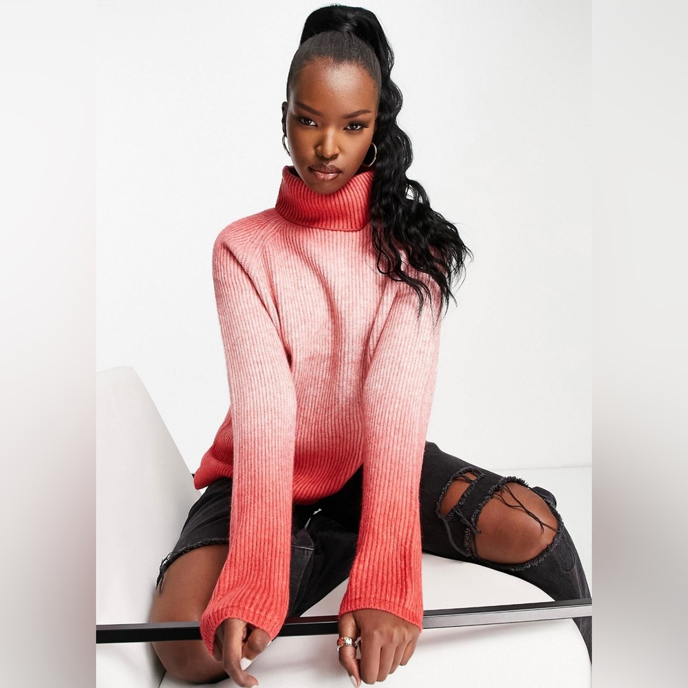Roll neck sweater in ombré pink